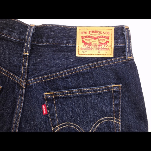 Levi’s 501 button fly shorts size 27 - Picture 2 of 6